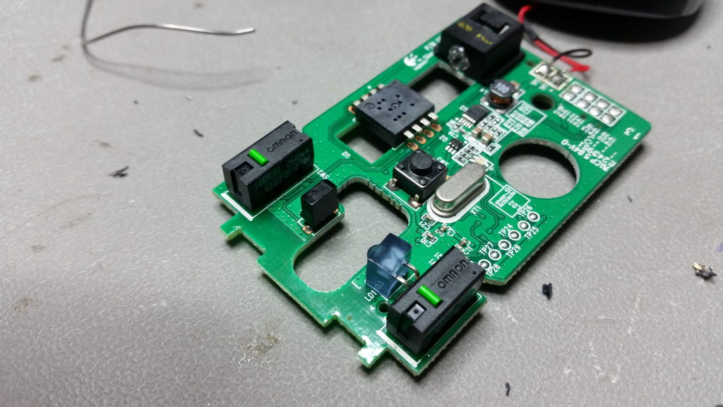The mouse PCB after replacing the switches